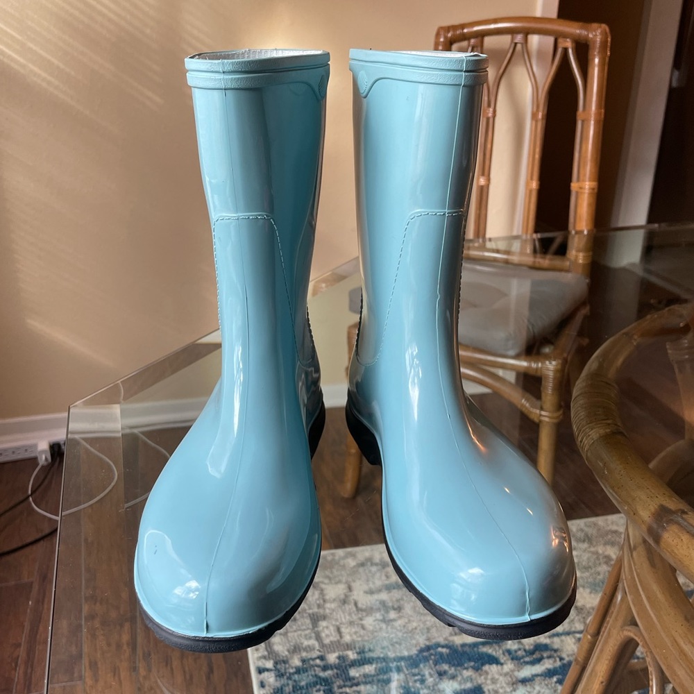 Sky Blue Rain Boots, size 10